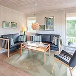 Feriehus Three-bedroom In