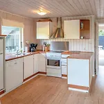Three-bedroom In Feriehus Asperup