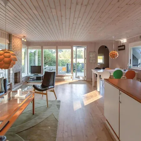 Cozy In With House A Panoramic View * Asperup