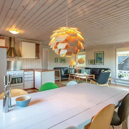 Feriehus Three-bedroom In *